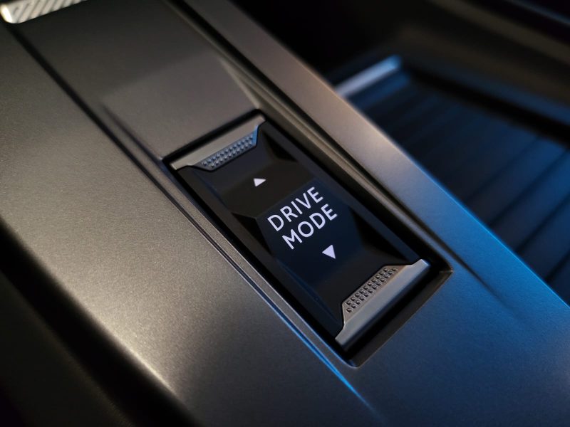 PEUGEOT 308 1.2 Hybrid 136Ch GT / CAMERA 360° + REGULATEUR ADAPTATIF + CARPLAY /