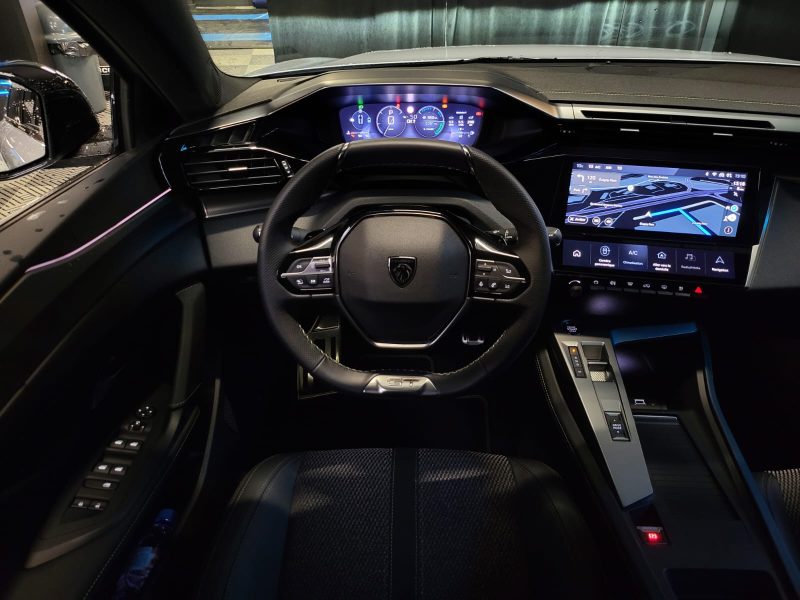 PEUGEOT 308 1.2 Hybrid 136Ch GT / CAMERA 360° + REGULATEUR ADAPTATIF + CARPLAY /