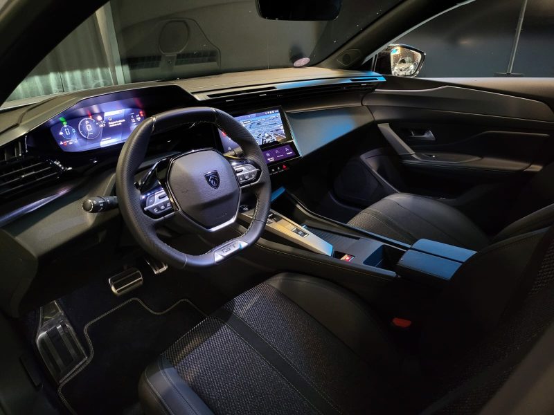 PEUGEOT 308 1.2 Hybrid 136Ch GT / CAMERA 360° + REGULATEUR ADAPTATIF + CARPLAY /