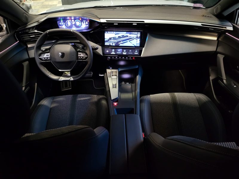 PEUGEOT 308 1.2 Hybrid 136Ch GT / CAMERA 360° + REGULATEUR ADAPTATIF + CARPLAY /