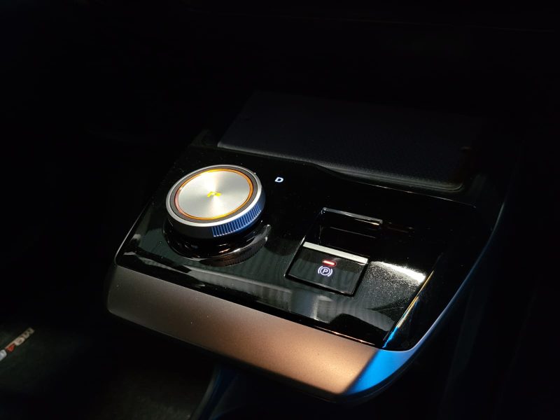 MG MG4 STANDARD 51KWH 170cv / PREMIERE MAIN / SUIVI MG / CARPLAY / KEYLESS