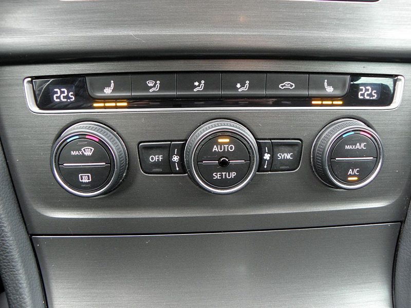 VOLKSWAGEN Golf VII 2013