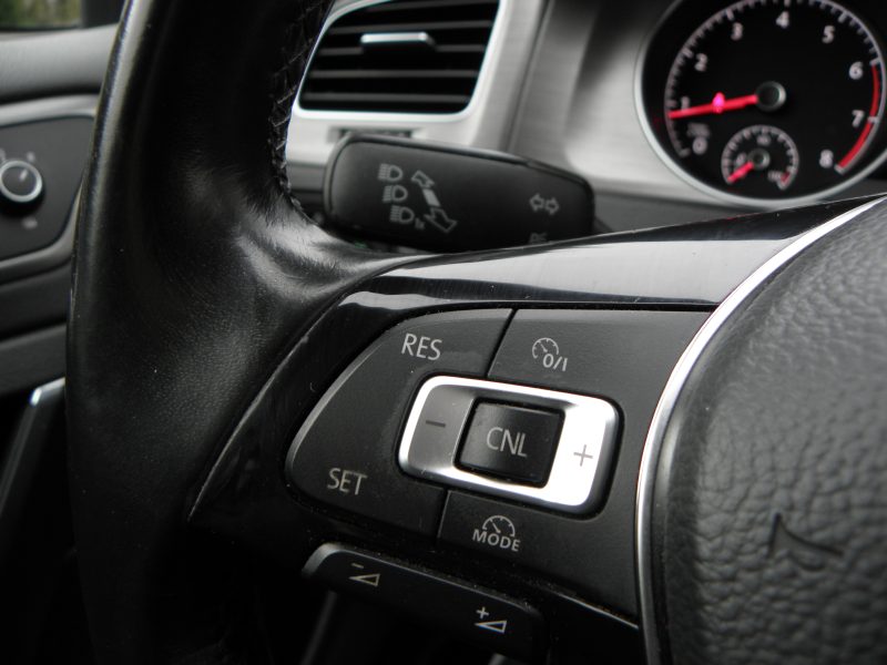 VOLKSWAGEN Golf VII 2013