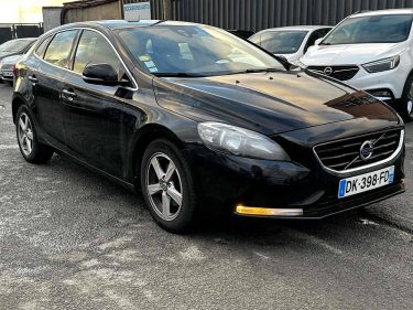 VOLVO V40  2014