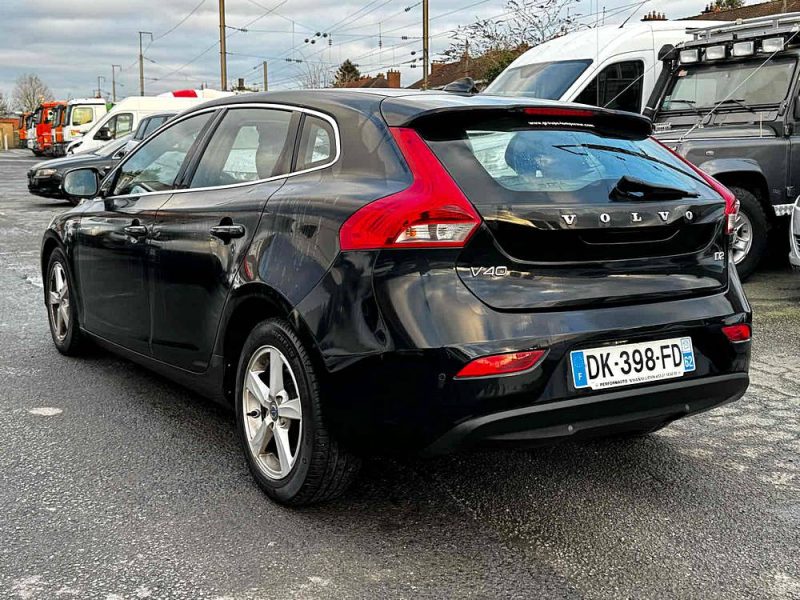 VOLVO V40  2014