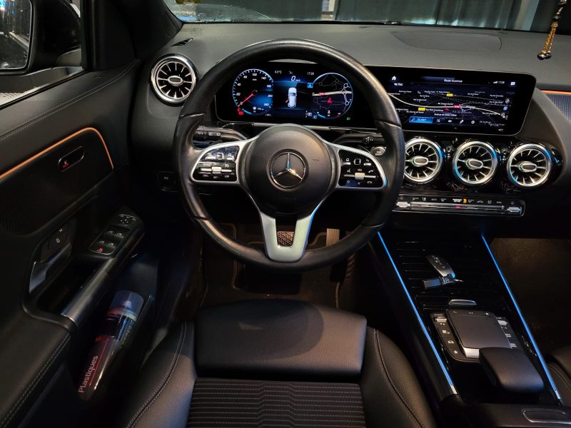 MERCEDES BENZ GLA 200 d 150cv PROGRESSIVE LINE / SUIVI MERCEDES / TOIT OUVRANT / CARPLAY / CAMERA DE