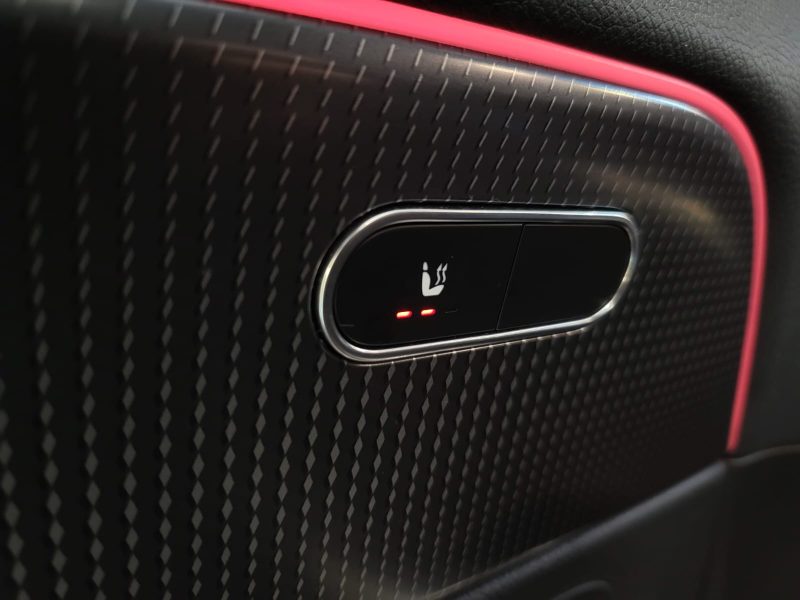 MERCEDES BENZ GLA 200 d 150cv PROGRESSIVE LINE / SUIVI MERCEDES / TOIT OUVRANT / CARPLAY / CAMERA DE