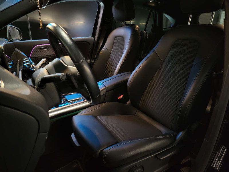 MERCEDES BENZ GLA 200 d 150cv PROGRESSIVE LINE / SUIVI MERCEDES / TOIT OUVRANT / CARPLAY / CAMERA DE