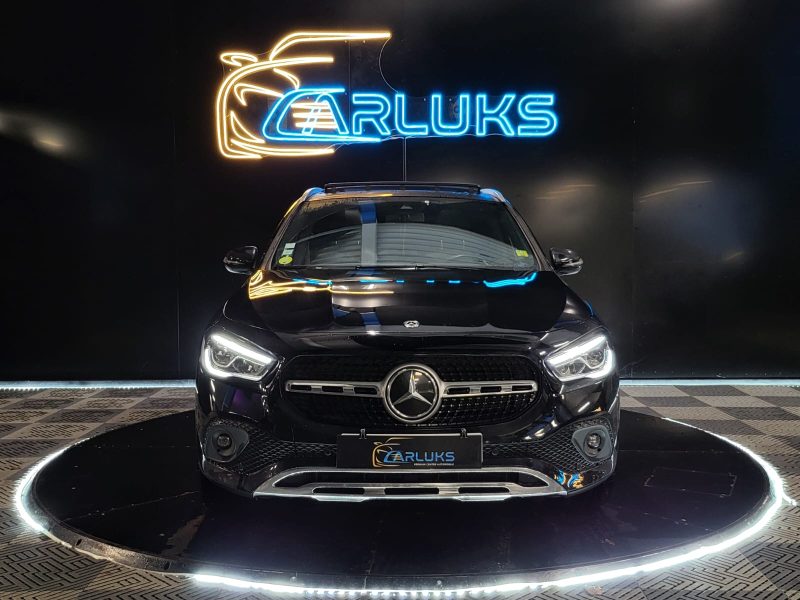 MERCEDES BENZ GLA 200 d 150cv PROGRESSIVE LINE / SUIVI MERCEDES / TOIT OUVRANT / CARPLAY / CAMERA DE