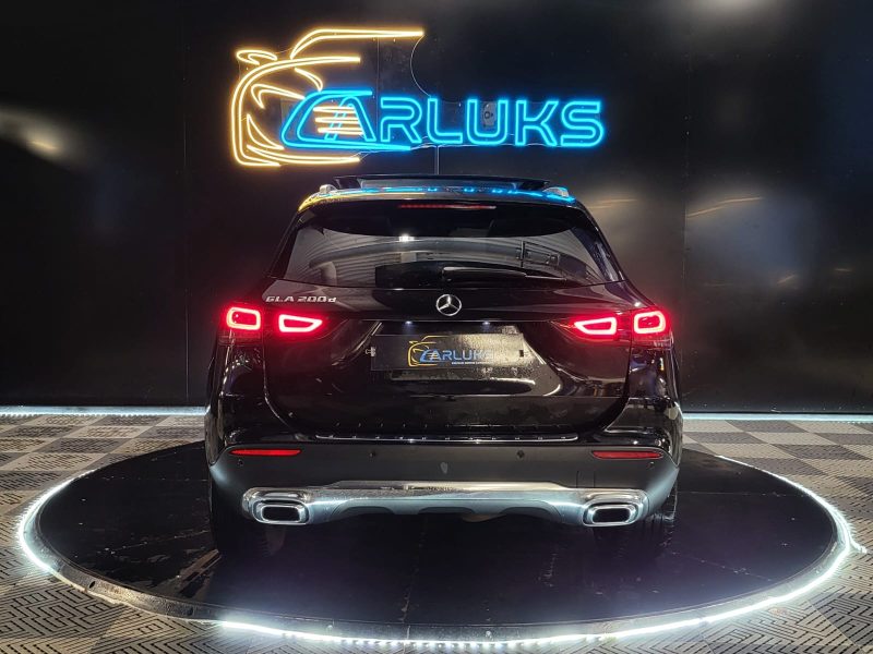 MERCEDES BENZ GLA 200 d 150cv PROGRESSIVE LINE / SUIVI MERCEDES / TOIT OUVRANT / CARPLAY / CAMERA DE