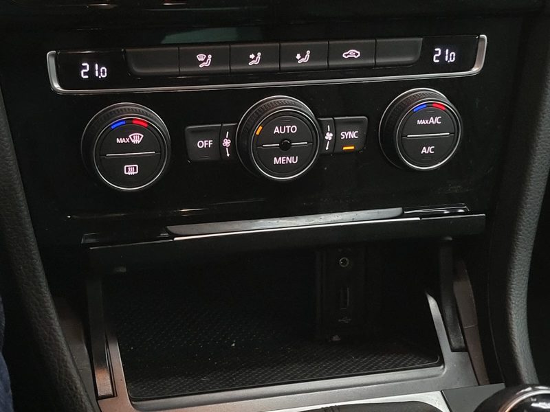 VOLKSWAGEN GOLF VII 1.4 TSI 125cv Allstar BVM6 1ère Main / FAIBLE KILOMETRAGE