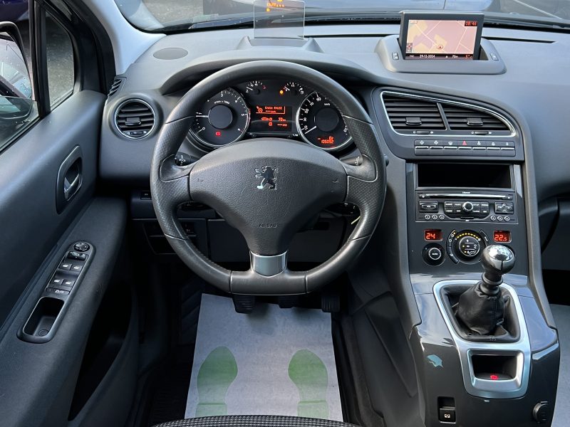 PEUGEOT 5008 1.6 HDI 112 Cv 7 PLACES GPS BLUETOOTH TOIT PANORAMIQUE BVM6 - GARANTIE 1 AN