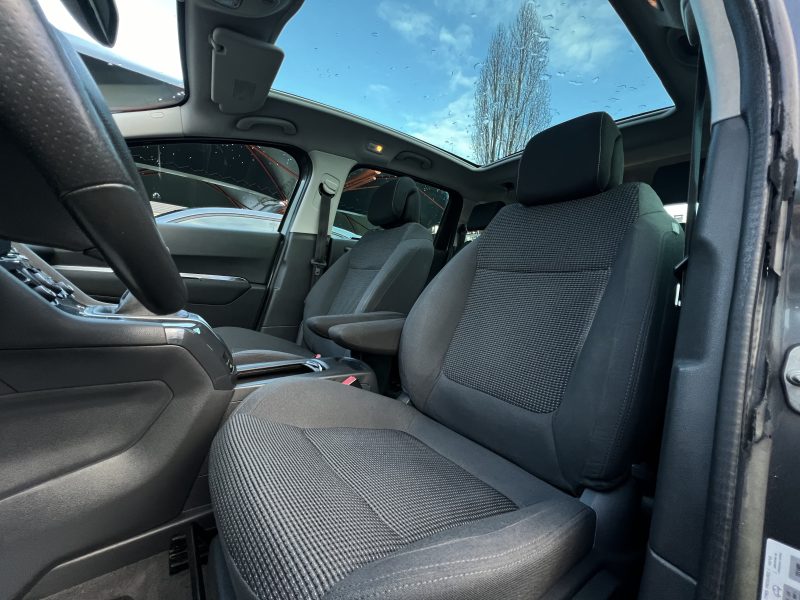 PEUGEOT 5008 1.6 HDI 112 Cv 7 PLACES GPS BLUETOOTH TOIT PANORAMIQUE BVM6 - GARANTIE 1 AN