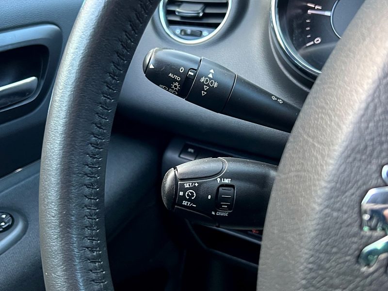 PEUGEOT 5008 1.6 HDI 112 Cv 7 PLACES GPS BLUETOOTH TOIT PANORAMIQUE BVM6 - GARANTIE 1 AN