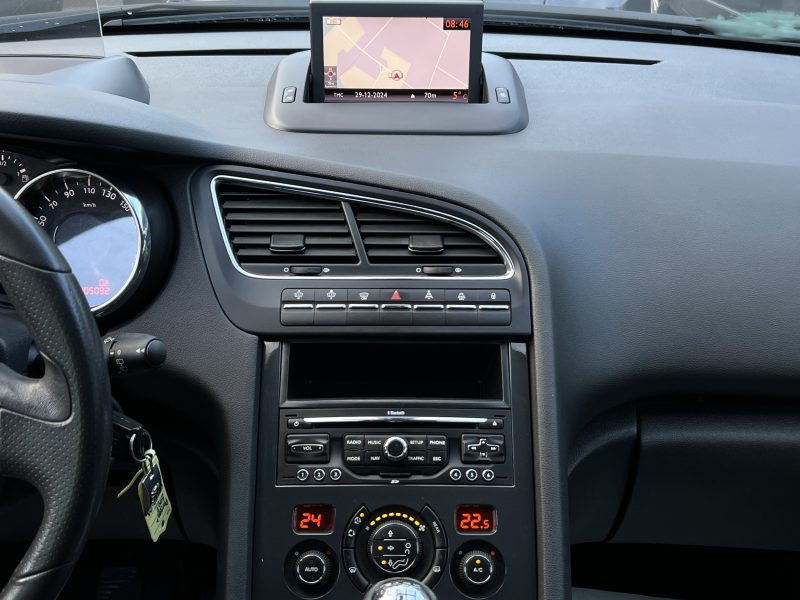 PEUGEOT 5008 1.6 HDI 112 Cv 7 PLACES GPS BLUETOOTH TOIT PANORAMIQUE BVM6 - GARANTIE 1 AN