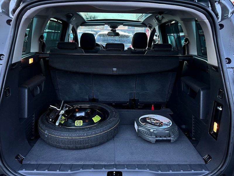 PEUGEOT 5008 1.6 HDI 112 Cv 7 PLACES GPS BLUETOOTH TOIT PANORAMIQUE BVM6 - GARANTIE 1 AN