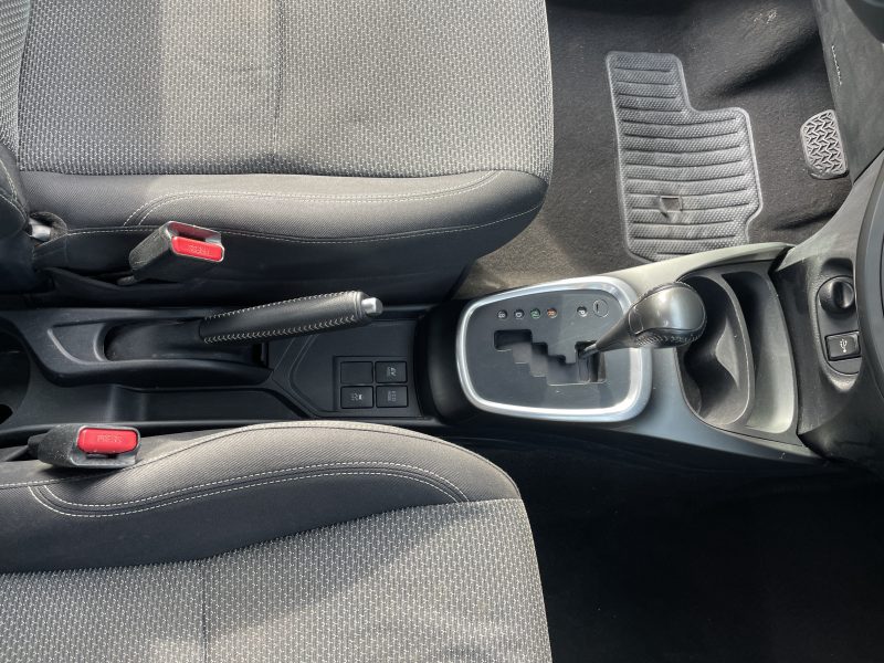 TOYOTA YARIS HYBRID 2014