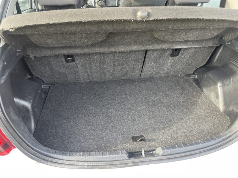 TOYOTA YARIS HYBRID 2014