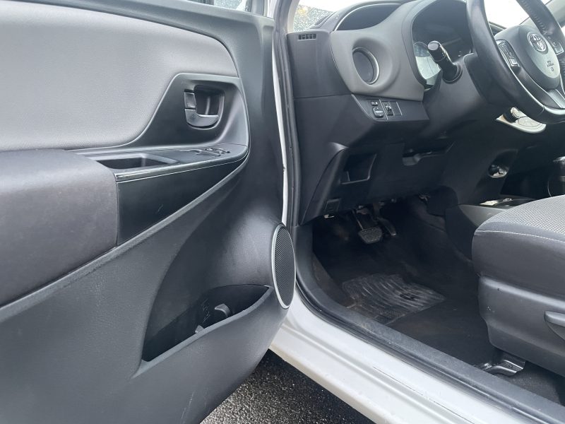 TOYOTA YARIS HYBRID 2014