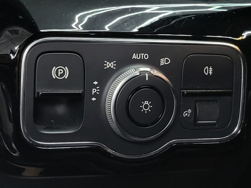 MERCEDES-BENZ CLASSE A 180d 116cv AMG Line Boîte Auto 7G-DCT