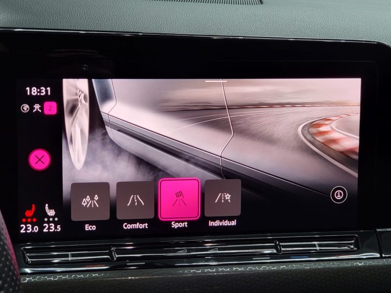 VOLKSWAGEN GOLF VIII GTI 2.0 TSI 245cv Boîte Auto DSG7