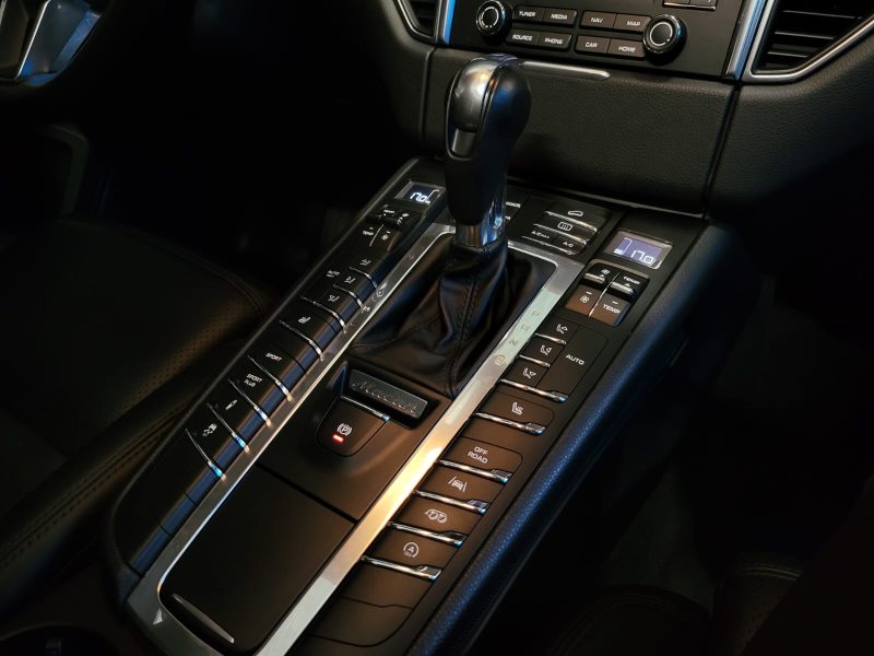 PORSCHE MACAN GTS 3.0 V6 360CV PDK / TOIT OUVRANT + PACK CHRONO + PASM + CUIR COMPLET /