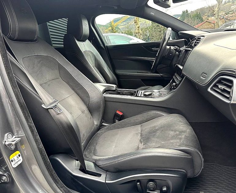 JAGUAR XE 3.0 V6 S/C 340 S AUTO*GPS*XENON*CARBON*