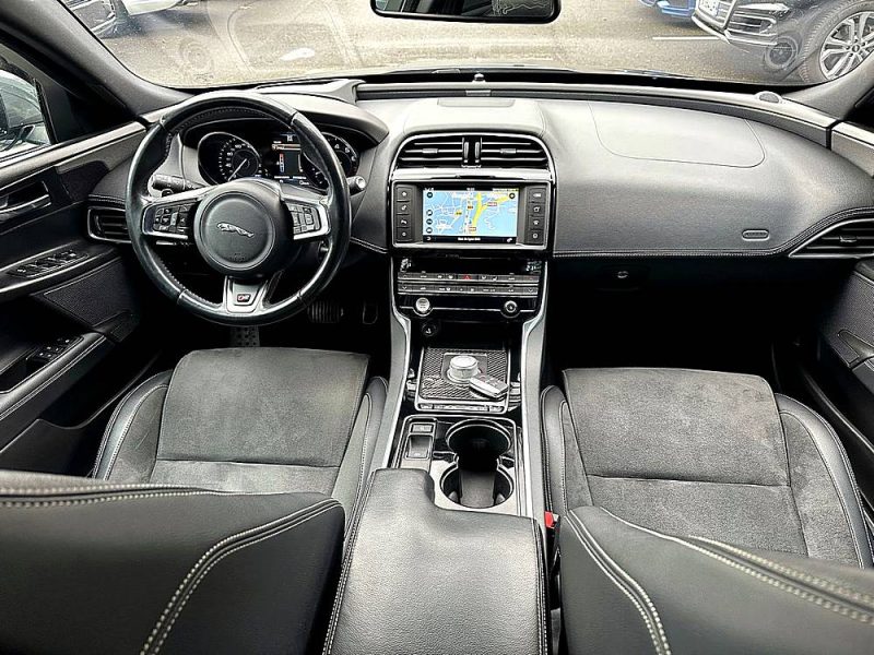 JAGUAR XE 3.0 V6 S/C 340 S AUTO*GPS*XENON*CARBON*