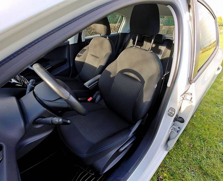 PEUGEOT 208 1.2 VTi PURETECH "SIGNATURE" 82cv - 01/2019 - 83.000 Kms