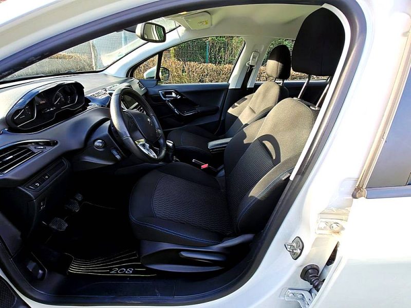 PEUGEOT 208 1.2 VTi PURETECH "SIGNATURE" 82cv - 01/2019 - 83.000 Kms