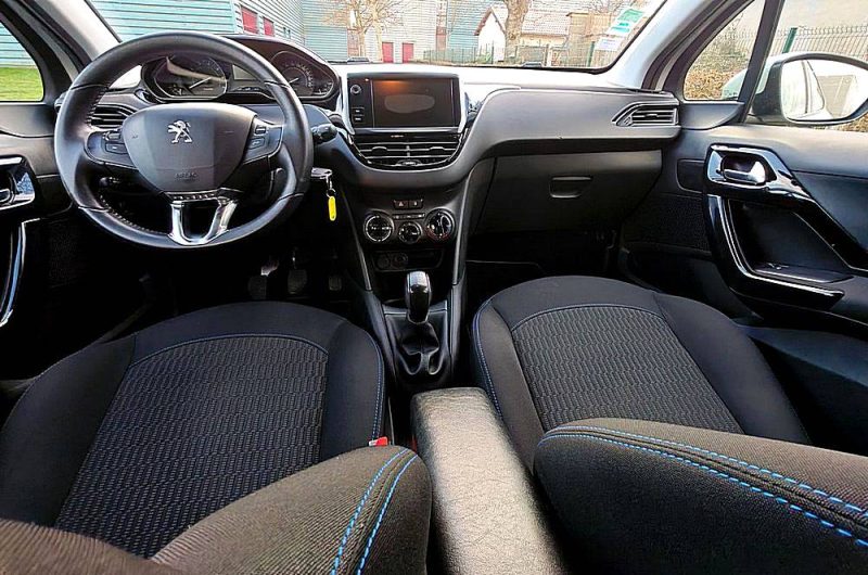 PEUGEOT 208 1.2 VTi PURETECH "SIGNATURE" 82cv - 01/2019 - 83.000 Kms