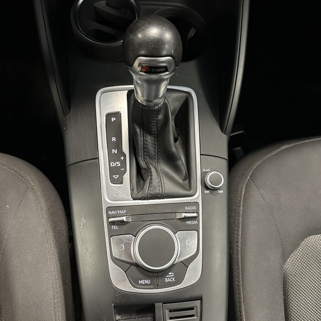 AUDI A3 Sportback  TDI 110 CV S-TRONIC BUSINESS LINE GARANTIE 12 MOIS