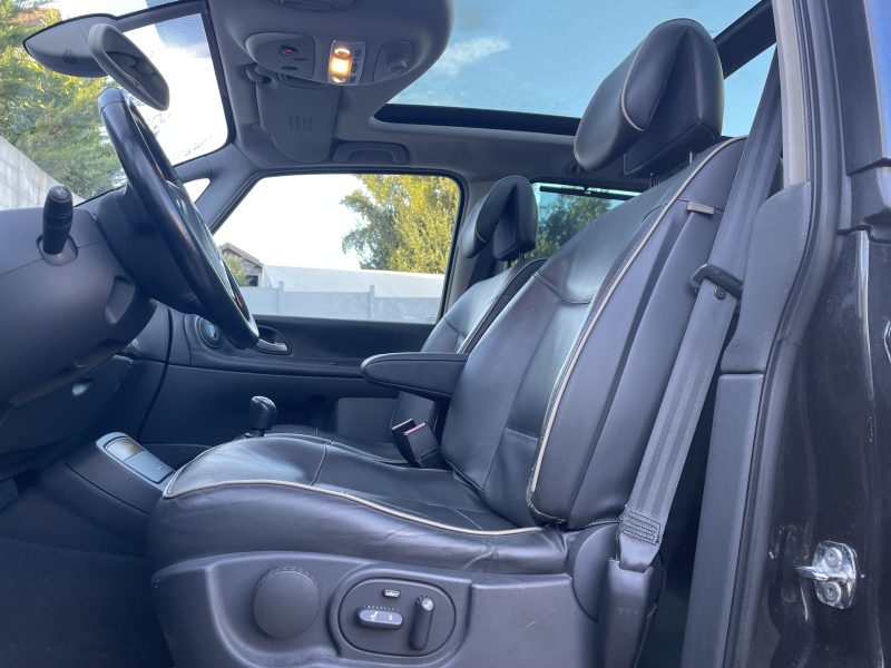 RENAULT ESPACE IV  2009