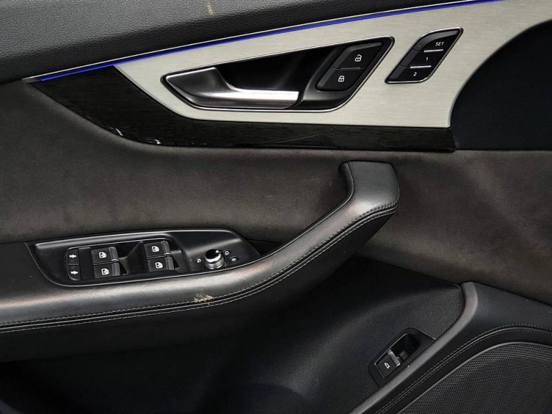 AUDI Q7 3.0 V6 TDI 272cv Avus Quattro 7 Places Boîte Auto Tiptronic8