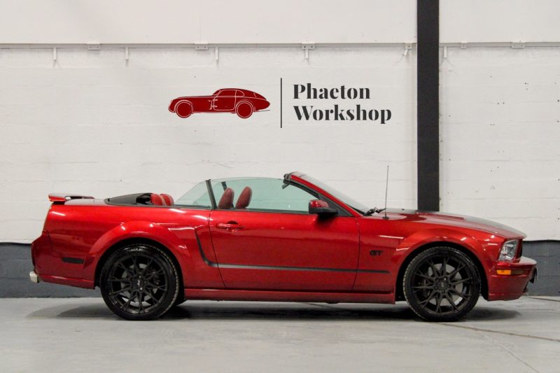 FORD MUSTANG Convertible V8 BVA 2006