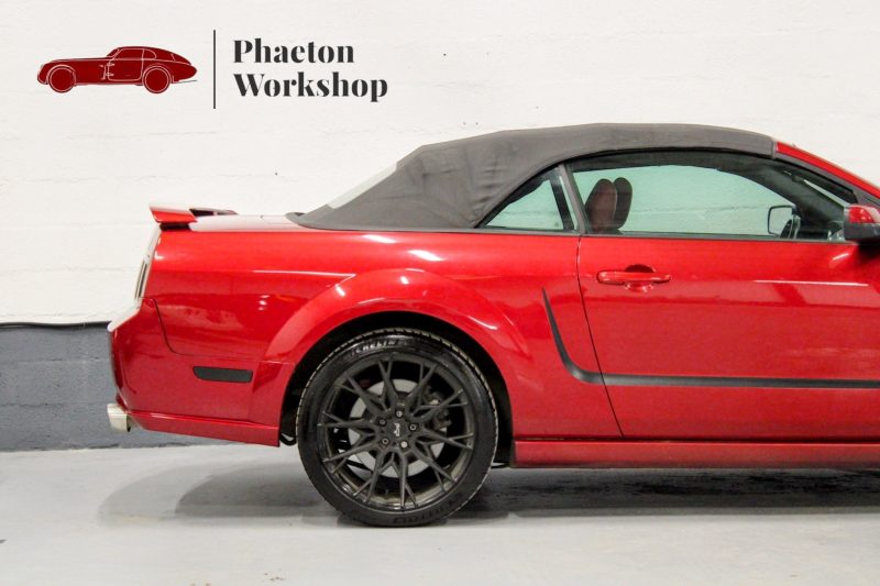 FORD MUSTANG Convertible V8 BVA 2006