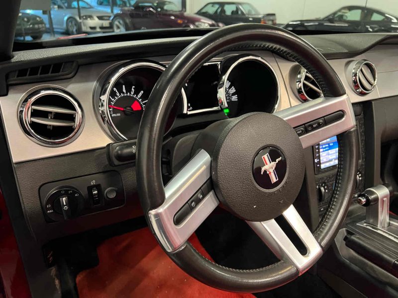 FORD MUSTANG Convertible V8 BVA 2006