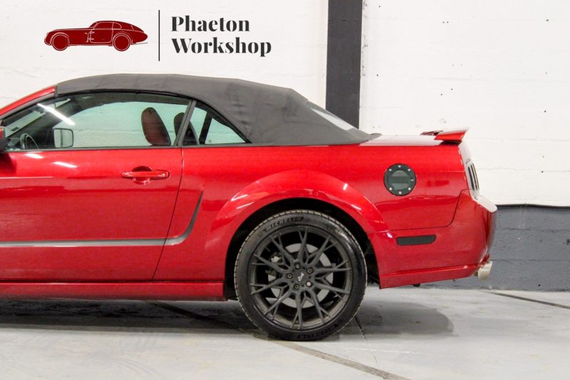 FORD MUSTANG Convertible V8 BVA 2006