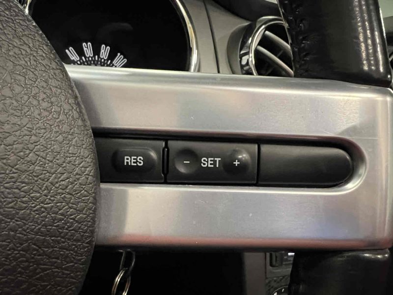 FORD MUSTANG Convertible V8 BVA 2006