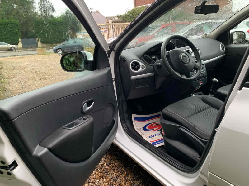 RENAULT CLIO III  2012 Estate Phase 2 1.2 I 75cv