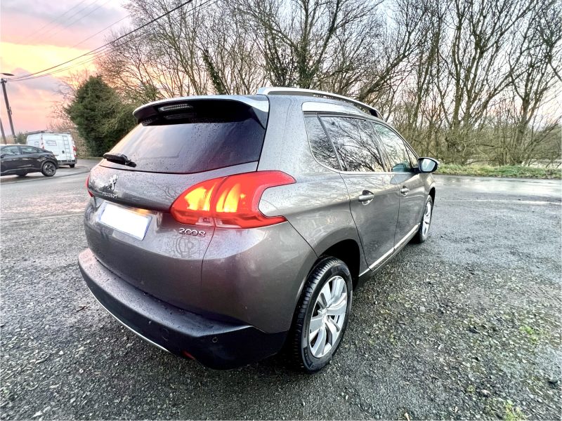 PEUGEOT 2008 2015