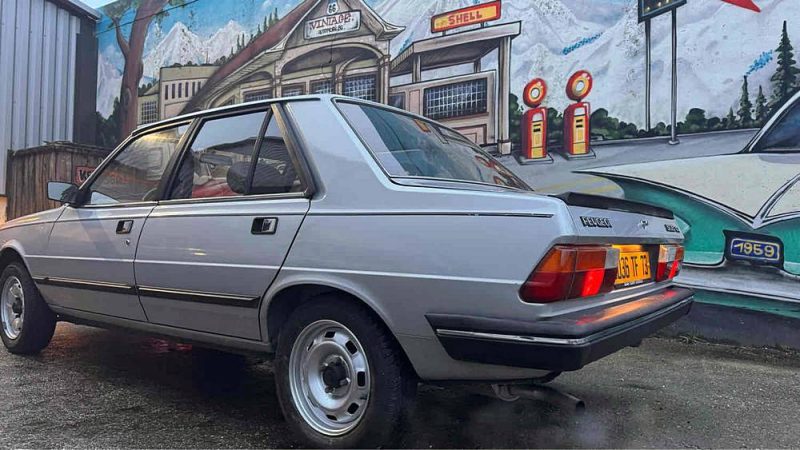 PEUGEOT 305 GT REPRISE POSSIBLE CYCLO 50 CC PEUGEOT RACING MAGNUM MBK ETC