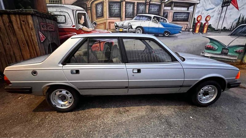 PEUGEOT 305 GT REPRISE POSSIBLE CYCLO 50 CC PEUGEOT RACING MAGNUM MBK ETC