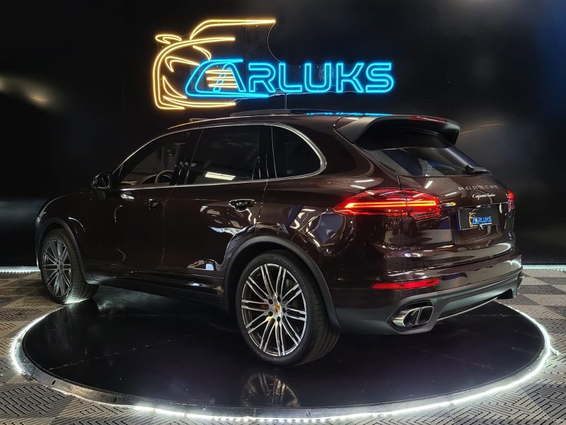 PORSCHE CAYENNE TURBO 4.8 V8 520cv PACK CHRONO / LOGO SUR APPUIS-TETE / BURMESTER