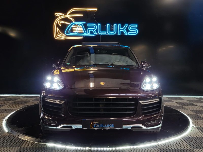 PORSCHE CAYENNE TURBO 4.8 V8 520cv PACK CHRONO / LOGO SUR APPUIS-TETE / BURMESTER