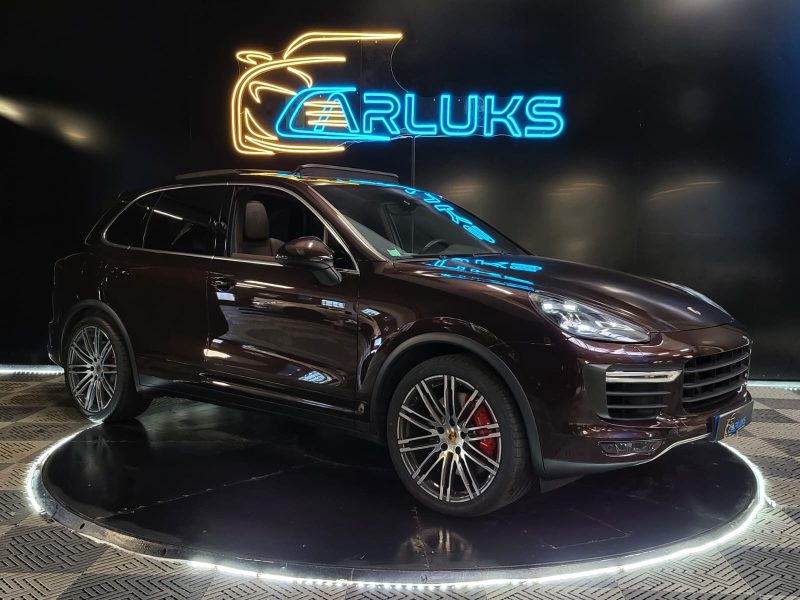 PORSCHE CAYENNE TURBO 4.8 V8 520cv PACK CHRONO / LOGO SUR APPUIS-TETE / BURMESTER