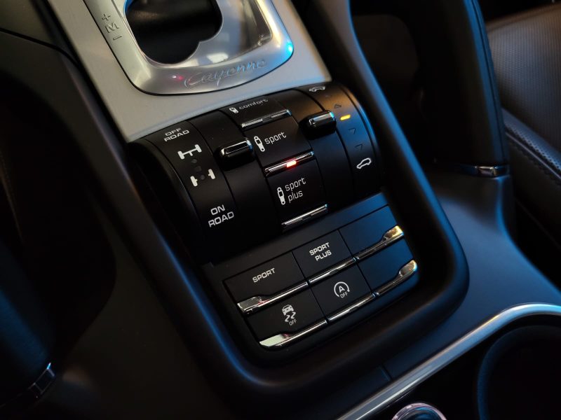 PORSCHE CAYENNE TURBO 4.8 V8 520cv PACK CHRONO / LOGO SUR APPUIS-TETE / BURMESTER