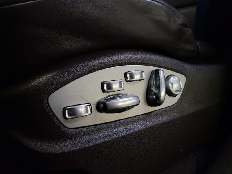 PORSCHE CAYENNE TURBO 4.8 V8 520cv PACK CHRONO / LOGO SUR APPUIS-TETE / BURMESTER