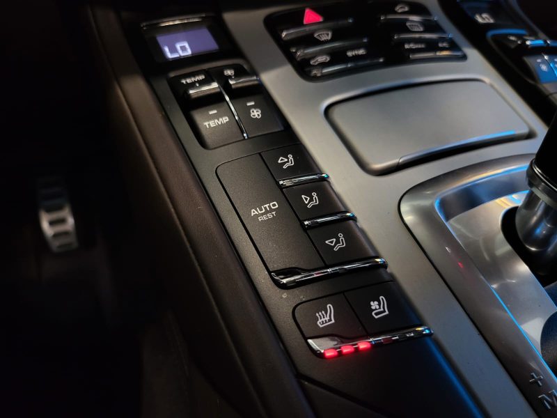 PORSCHE CAYENNE TURBO 4.8 V8 520cv PACK CHRONO / LOGO SUR APPUIS-TETE / BURMESTER