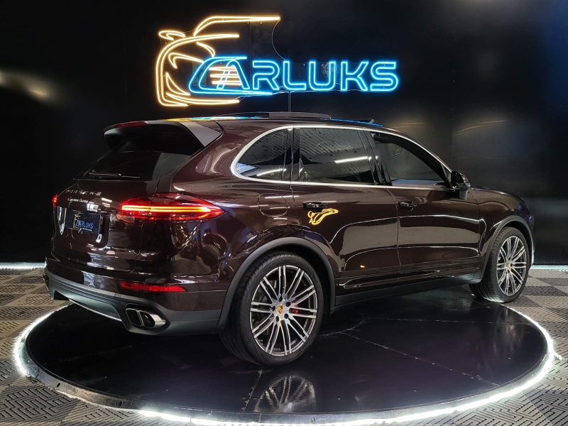 PORSCHE CAYENNE TURBO 4.8 V8 520cv PACK CHRONO / LOGO SUR APPUIS-TETE / BURMESTER